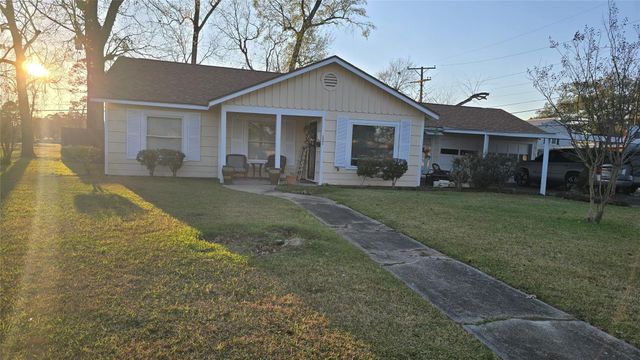 3065 Minglewood Drive, Beaumont, TX 77703