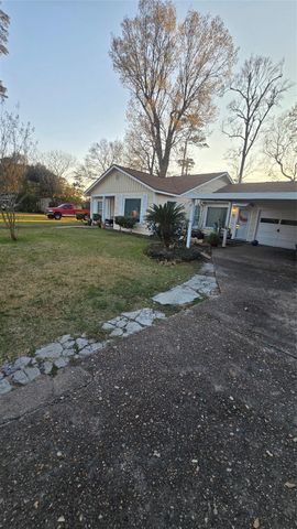 3065 Minglewood Drive, Beaumont, TX 77703