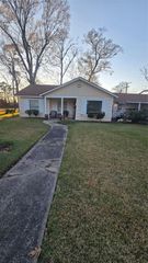 3065 Minglewood Drive, Beaumont, TX 77703