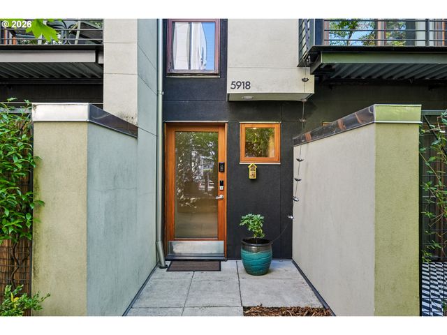 5918 Ne HOYT St, Portland, OR 97213