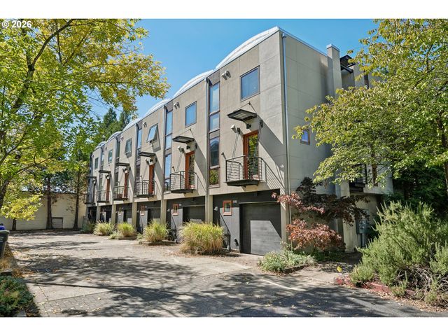 5918 Ne HOYT St, Portland, OR 97213