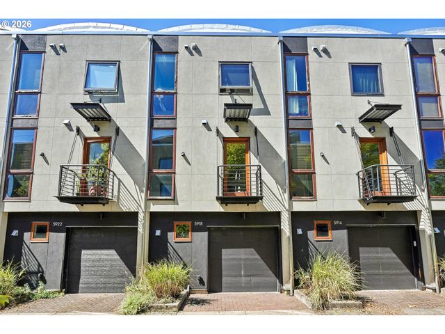 5918 Ne HOYT St, Portland, OR 97213