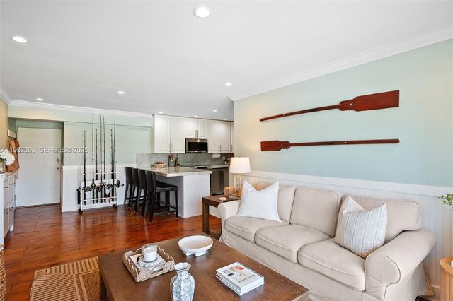 3642 NE 171st St 506, North Miami Beach, FL 33160