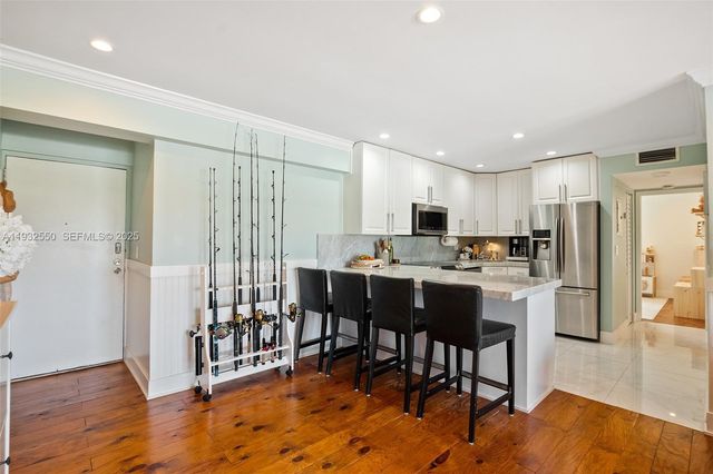 3642 NE 171st St 506, North Miami Beach, FL 33160