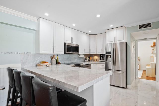 3642 NE 171st St 506, North Miami Beach, FL 33160