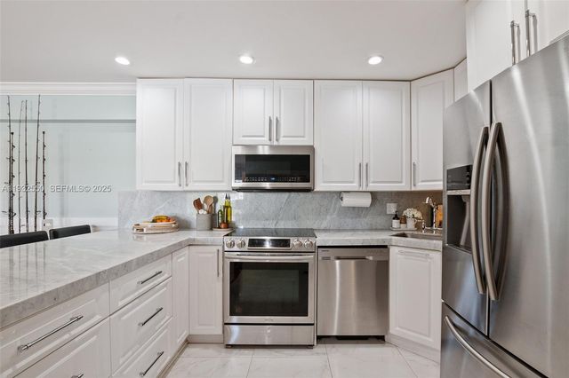 3642 NE 171st St 506, North Miami Beach, FL 33160