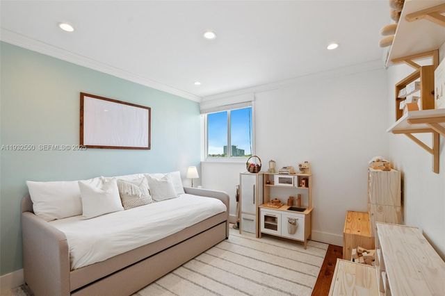 3642 NE 171st St 506, North Miami Beach, FL 33160