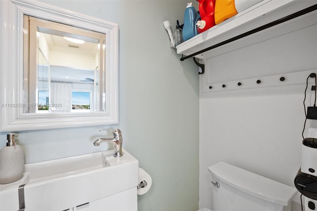 3642 NE 171st St 506, North Miami Beach, FL 33160