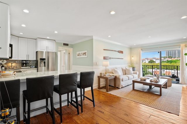 3642 NE 171st St 506, North Miami Beach, FL 33160