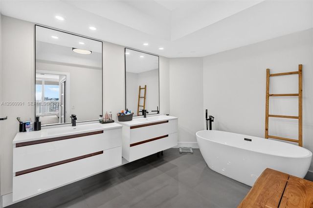 2000 Island Boulevard 3010, Aventura, FL 33160