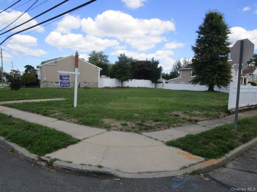 3051 Grand Avenue, Baldwin, NY 11510
