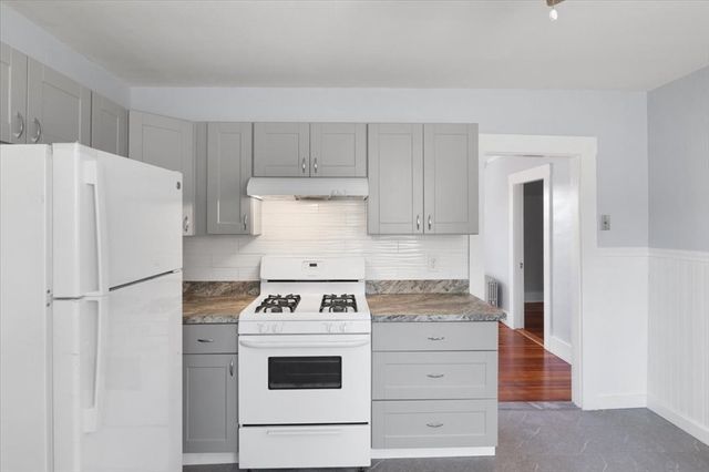 8 Linwood St 2, Holbrook, MA 02343
