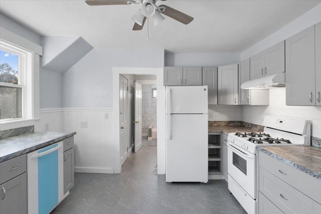 8 Linwood St 2, Holbrook, MA 02343