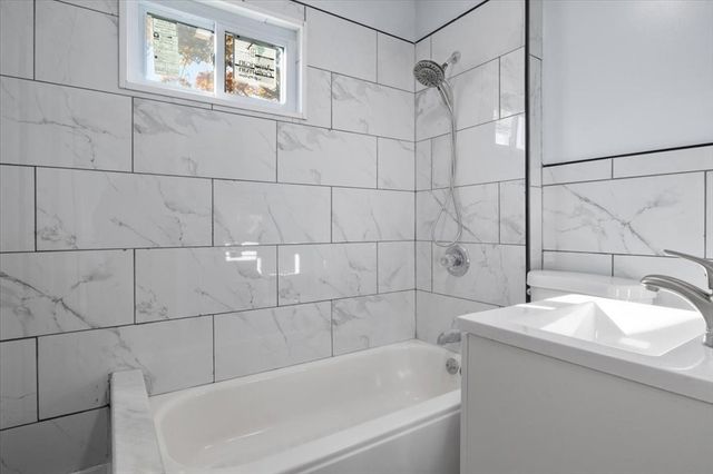 8 Linwood St 2, Holbrook, MA 02343