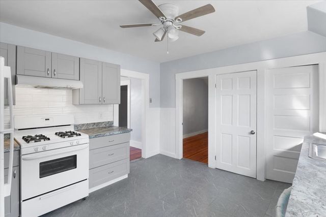 8 Linwood St 2, Holbrook, MA 02343