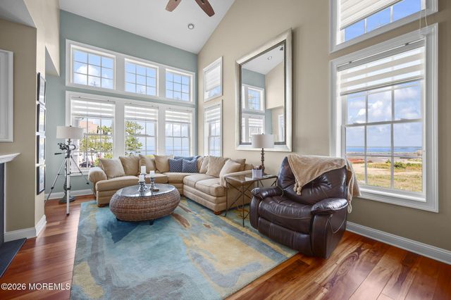 40 Skimmer Lane, Middletown, NJ 07758