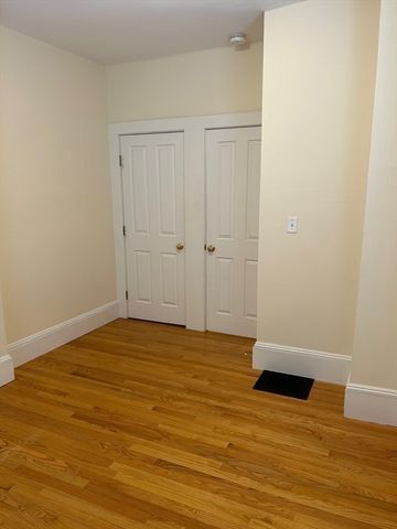 4 Riggs St 1, Gloucester, MA 01930