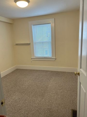 4 Riggs St 1, Gloucester, MA 01930