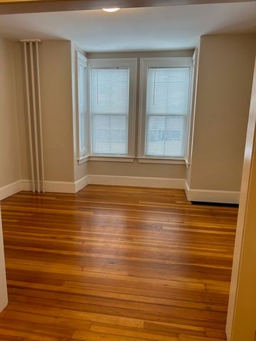 4 Riggs St 1, Gloucester, MA 01930