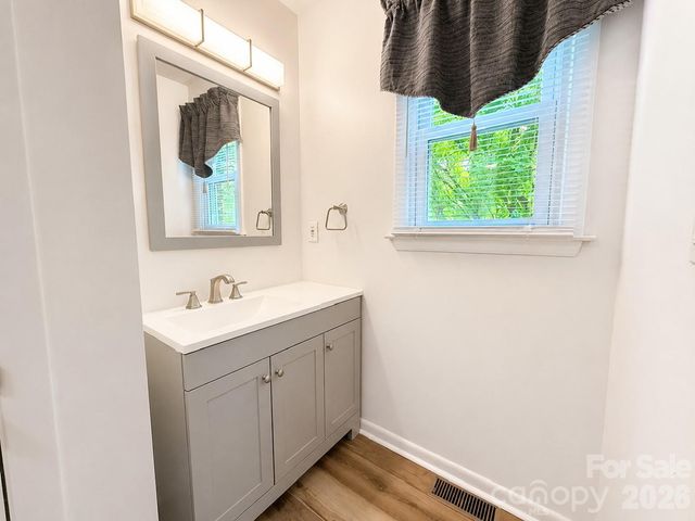 114 Falling Waters Road 2, Hendersonville, NC 28792