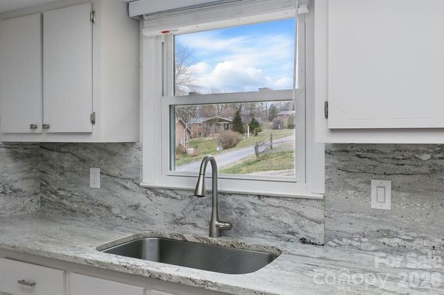 114 Falling Waters Road 2, Hendersonville, NC 28792