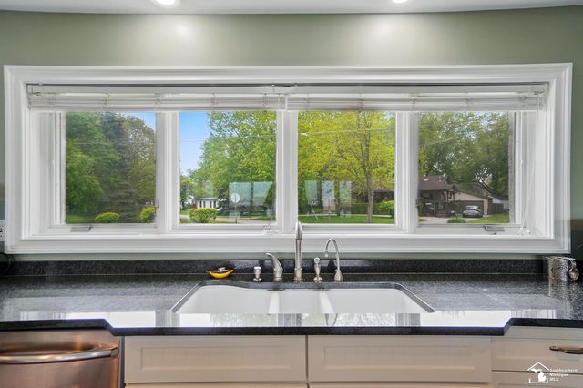 13542 Venetian Drive, Monroe, MI 48161