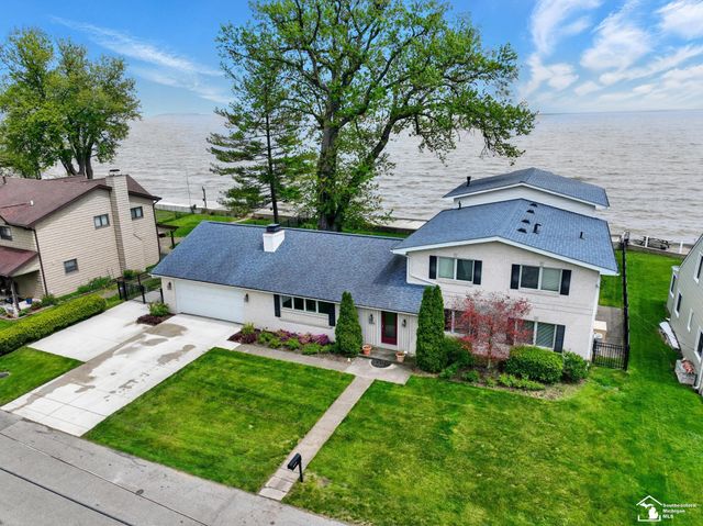 13542 Venetian Drive, Monroe, MI 48161