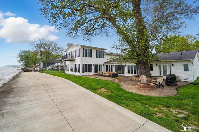 13542 Venetian Drive, Monroe, MI 48161