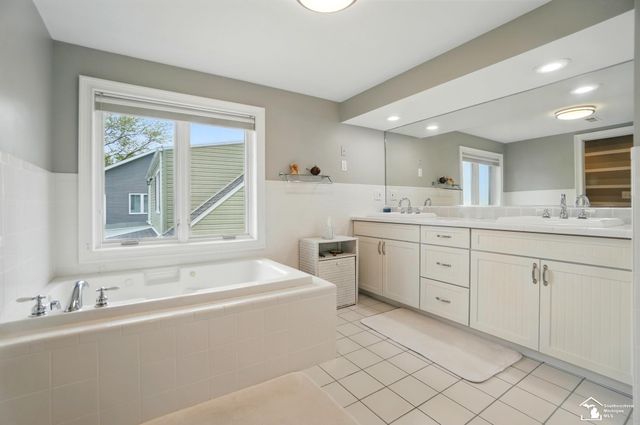 13542 Venetian Drive, Monroe, MI 48161