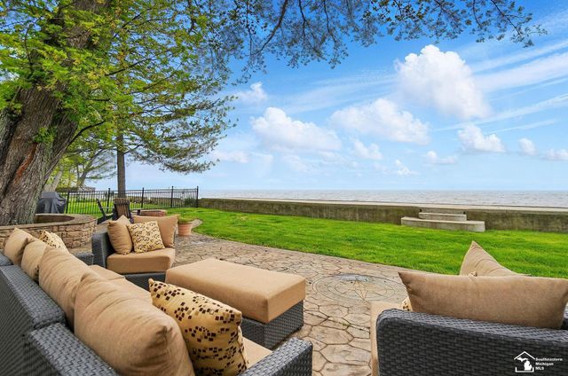 13542 Venetian Drive, Monroe, MI 48161