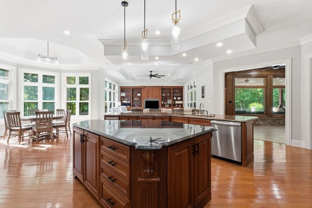 368 Chandler Dr, Winchester, TN 37398