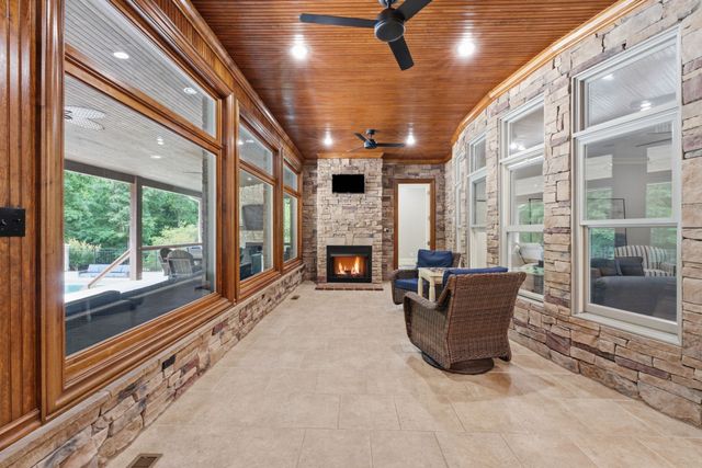 368 Chandler Dr, Winchester, TN 37398