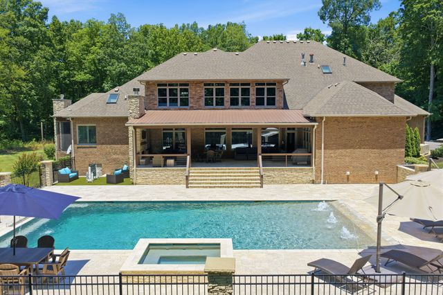368 Chandler Dr, Winchester, TN 37398