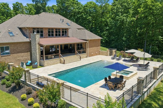 368 Chandler Dr, Winchester, TN 37398