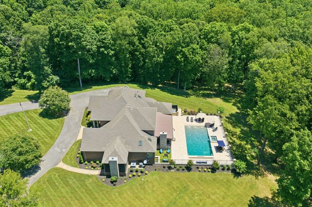 368 Chandler Dr, Winchester, TN 37398