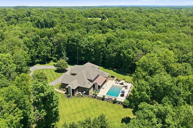 368 Chandler Dr, Winchester, TN 37398