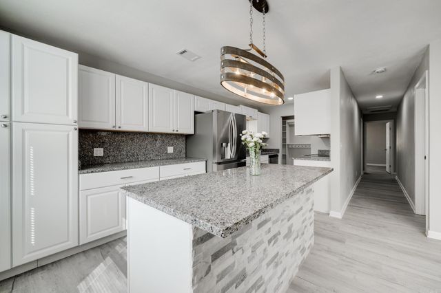 3 Grassy Lake Rd, Mayflower, AR 72106