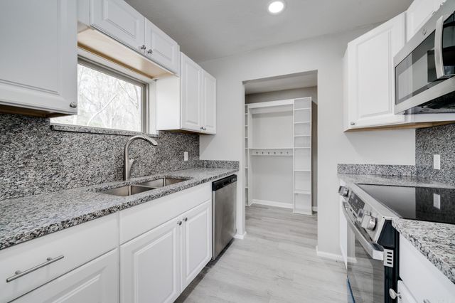 3 Grassy Lake Rd, Mayflower, AR 72106