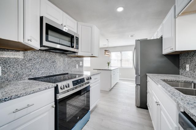 3 Grassy Lake Rd, Mayflower, AR 72106