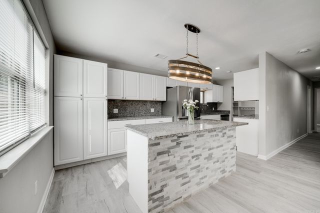 3 Grassy Lake Rd, Mayflower, AR 72106