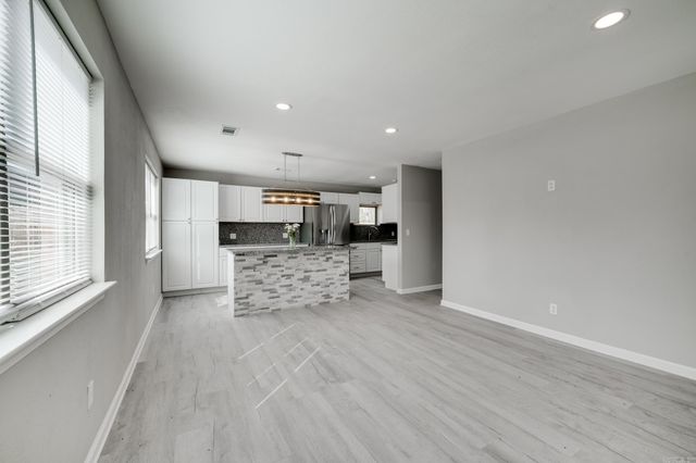 3 Grassy Lake Rd, Mayflower, AR 72106