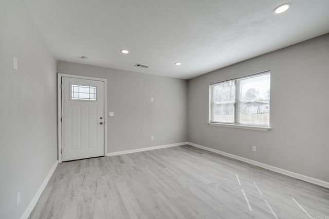 3 Grassy Lake Rd, Mayflower, AR 72106