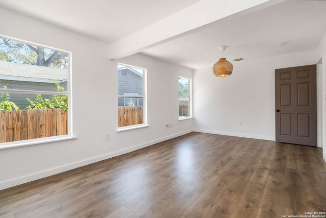 2131 Burnet, San Antonio, TX 78202