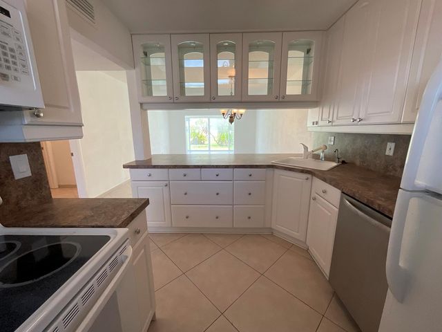 21 Abbey Lane 107, Delray Beach, FL 33446