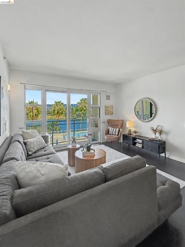 1 Lakeside Dr 411, Oakland, CA 94612