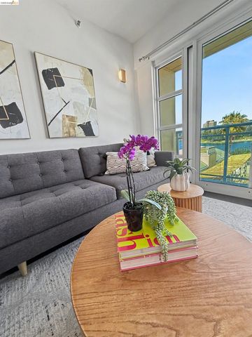 1 Lakeside Dr 411, Oakland, CA 94612