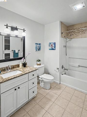 1 Lakeside Dr 411, Oakland, CA 94612