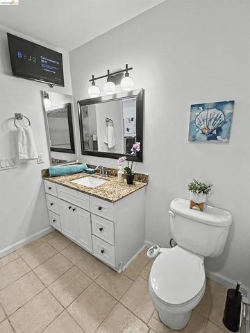1 Lakeside Dr 411, Oakland, CA 94612
