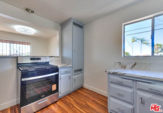 8468 Halldale Avenue, Los Angeles, CA 90047