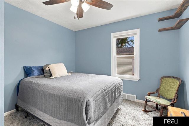 9613 N 31 Street, Omaha, NE 68112